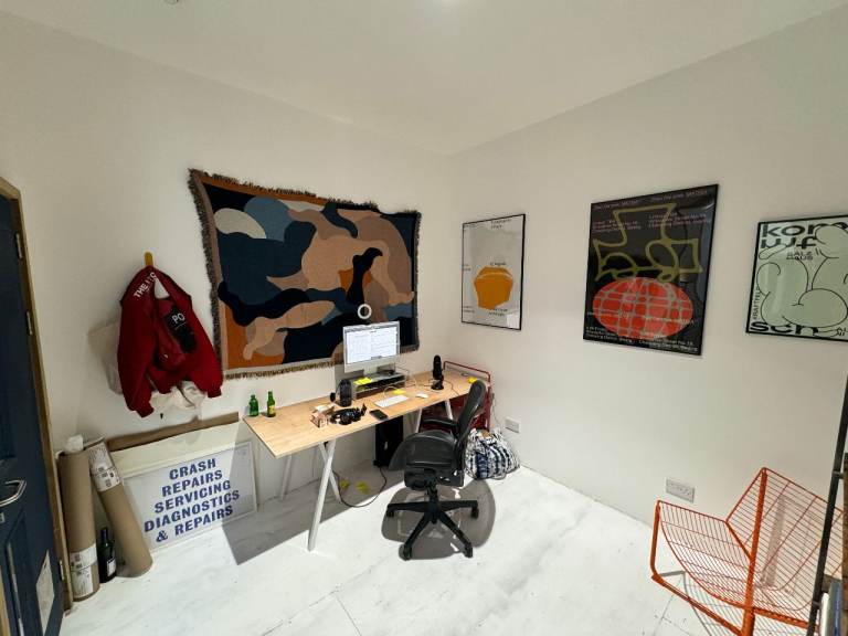 Office | Creative Space | Commercial Unit | Beauty Room | Desk in Leyton East London E10