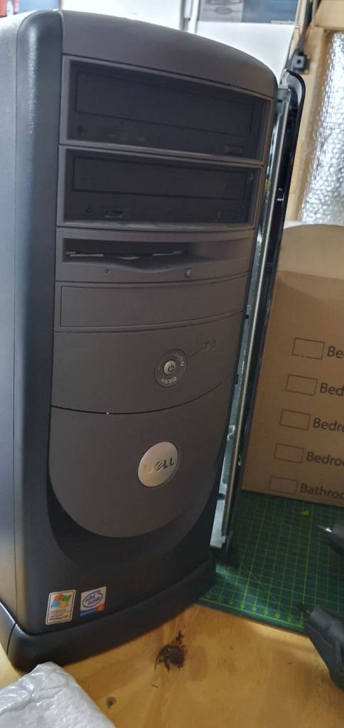Dell Dimension 4550 Retro Windows XP PC – No Hard Drive
