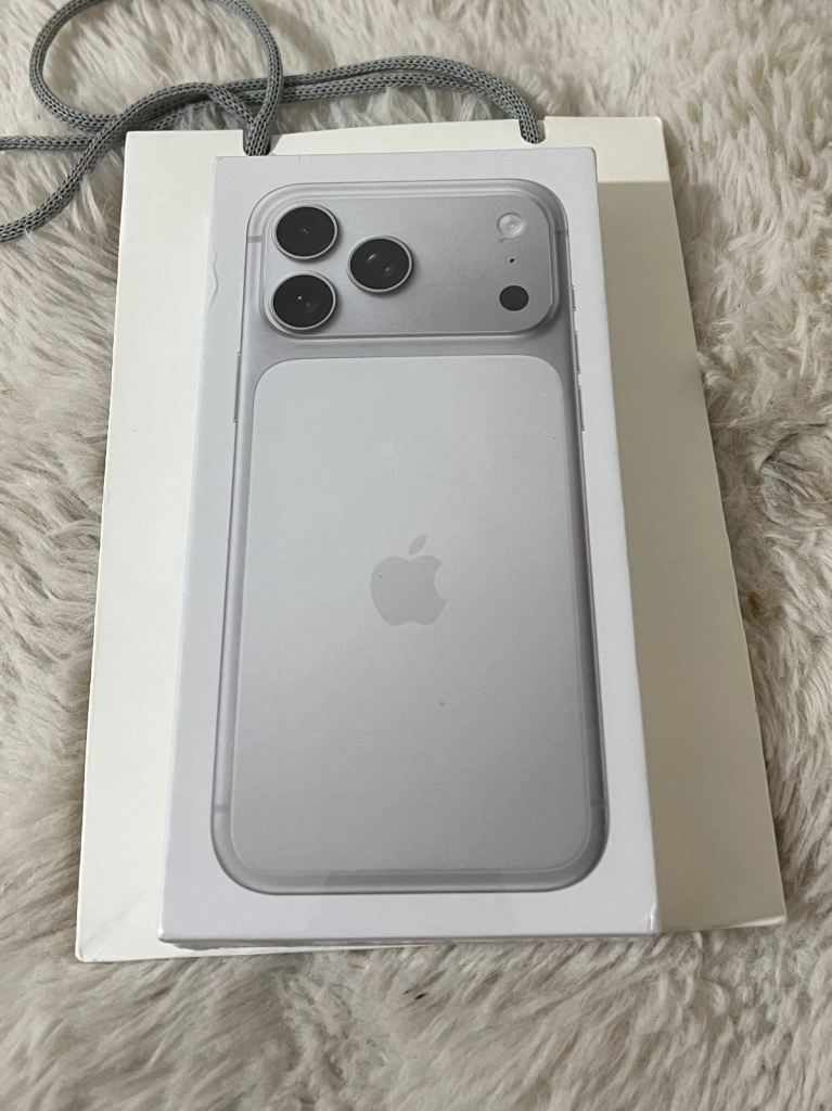 Iphone 17 pro max silver 1TB