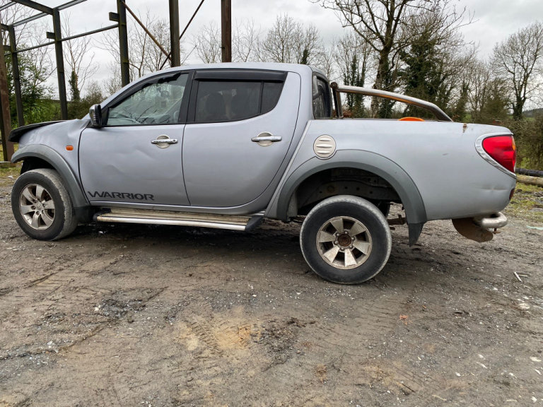 🟢 2007 MITSUBISHI L200 ⚠️Breaking for Parts⚠️