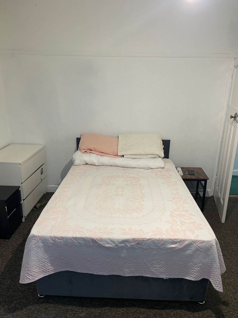 Room's for rent clean and peacefull house