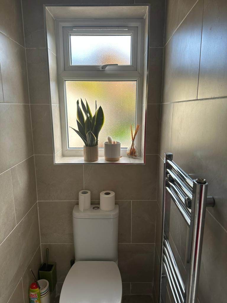 REAL NICE DOUBLE ROOM IN CHINGFORD , E4 8JT FOR £775pcm.. Professional ONLY! (AVAILABLE NOW)