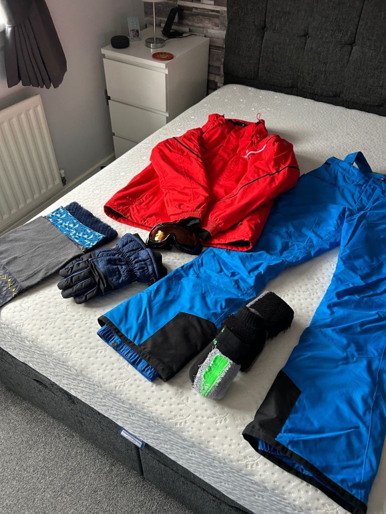 Ski Bundle. 