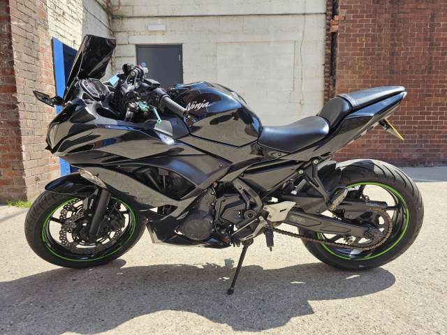 ライアン Kawasaki, Ninja 650, 2019, 649 (cc) | in Sheffield, South