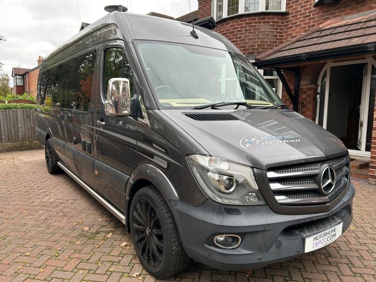 MCLAREN SHADOW Mercedes Sprinter Motorhome
