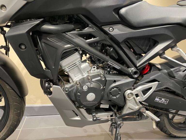 Honda CB125R NEO CBF125 in Dark Grey