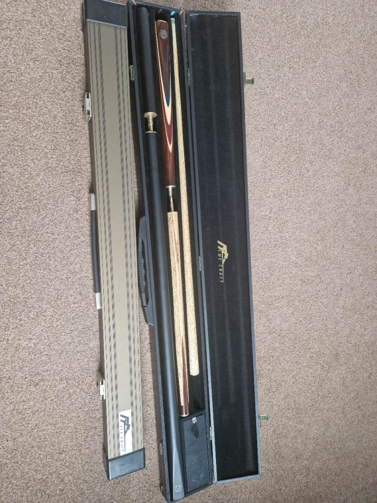 Cue craft snooker cue and cases