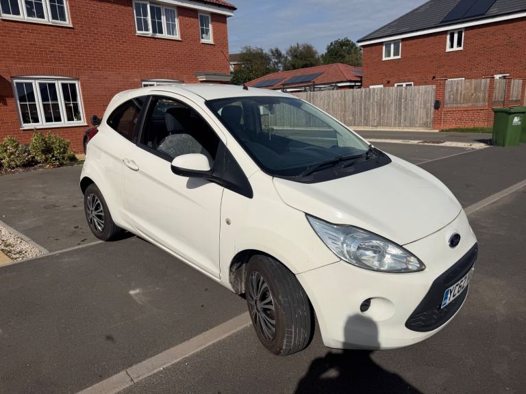 Ford, KA, Hatchback, 2012, Manual, 1242 (cc), 3 doors