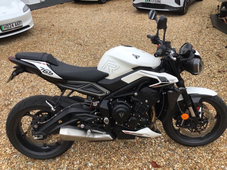Triumph, STREET, TRIPLE R. 2024, 765 (cc)