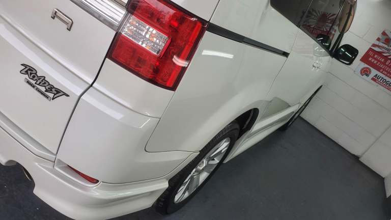 Mitsubishi delica d5 in white automatic 4wd 7 seater fresh japanese import 2008