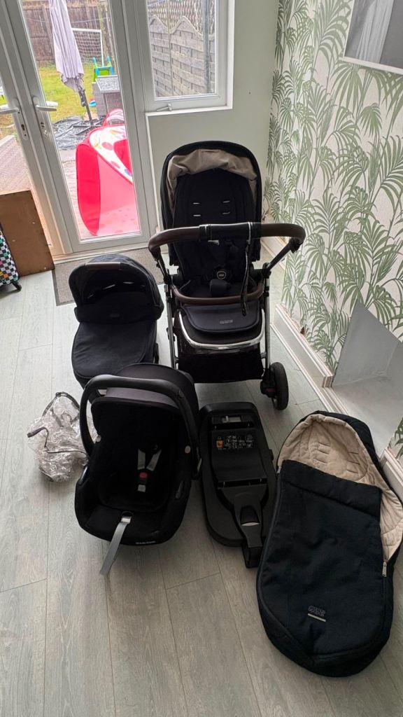 Mamas & Papas flip XT3 navy pushchair – Full Set, Good Condition
