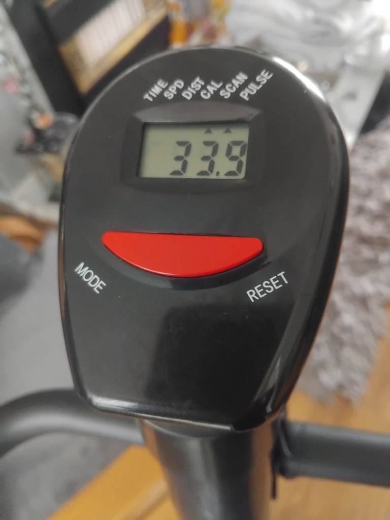 Exercise bike £10