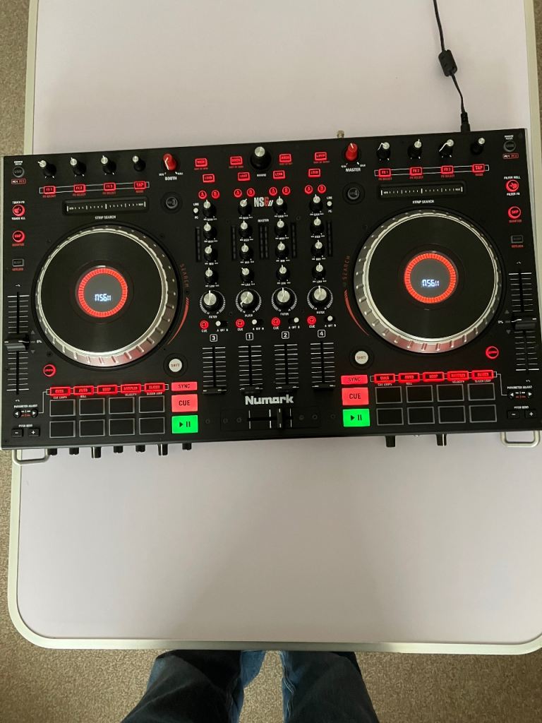 NUMARK NS6ii 4 channel DJ Controller