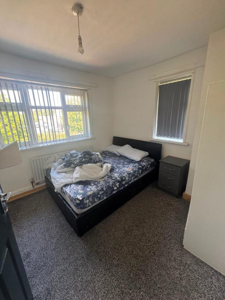 LOVELY 3 BEDROOM MAISONETTE IN SOUGHT AFTER AREA, B9