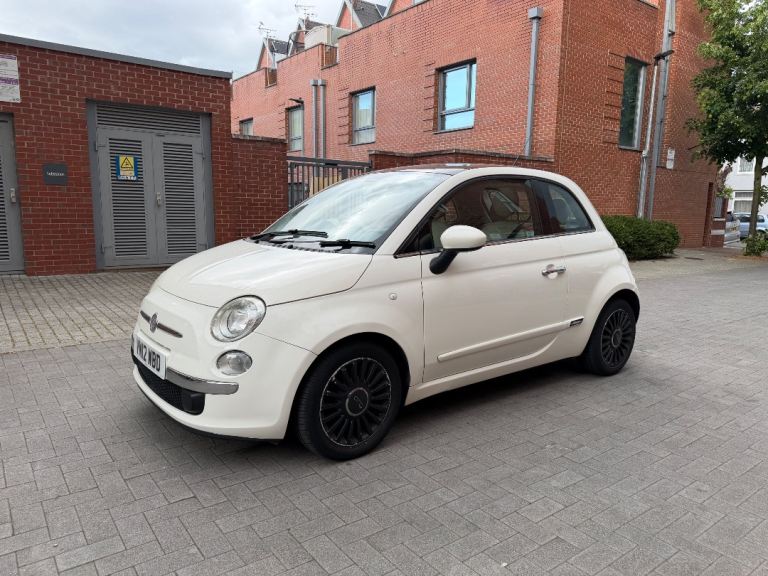 2012 FIAT 500 LOUNGE | AUTOMATIC | PANROOF | LONG MOT | 