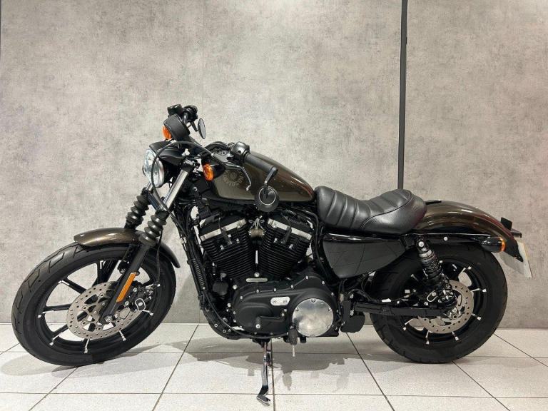 2020 Harley Davidson Sportster XL883N Iron - 1090 miles