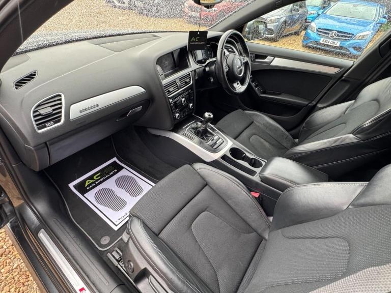 AUDI A4 AVANT 2.0 TDI S line quattro Euro 5 (s/s) 5dr 2015