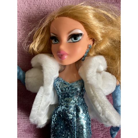 Bratz doll, Chloe with blue glitter dress | in Dartford, Kent | Gumtree