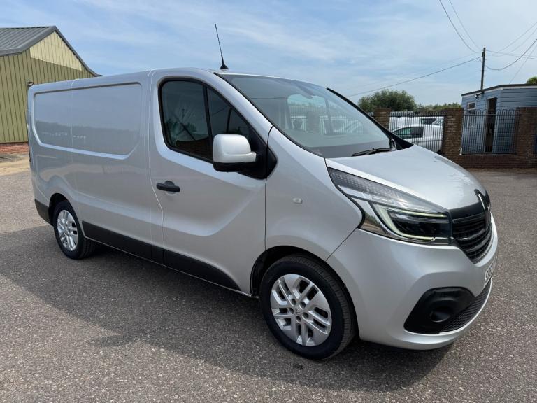 2019 Renault Trafic SL28 ENERGY dCi 120 Sport Nav Van MET SILVER SWB PANEL VAN Diesel Manual