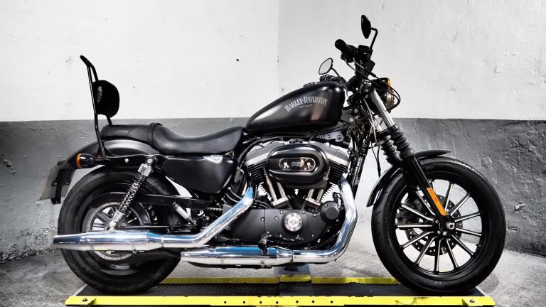 2013 Harley-Davidson XL 883 N IRON, Sissy Bar, Low Mileage, Great Condition