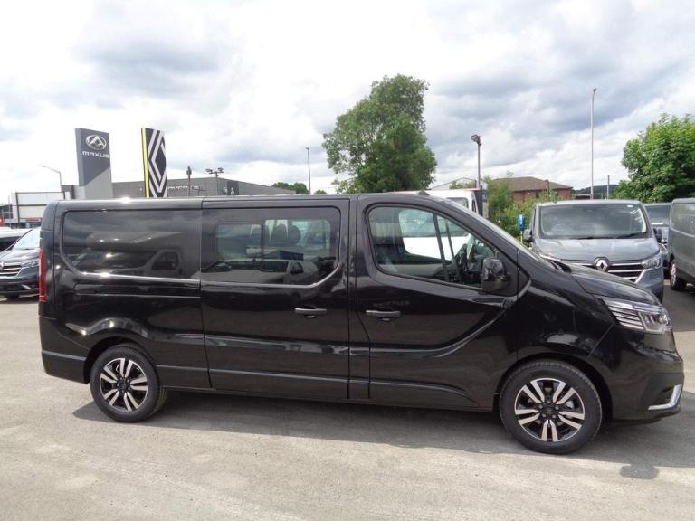 RENAULT TRAFIC LL30 LWB EXTRA SPORT 6 SEAT CREW VAN AUTO GEARBOX  ** BRAND NEW**