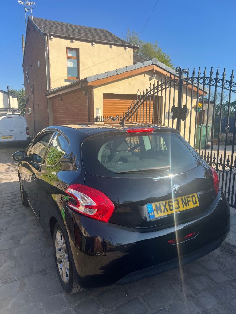 Peugeot, 208, Hatchback, 2013, Manual, 1398 (cc), 3 doors