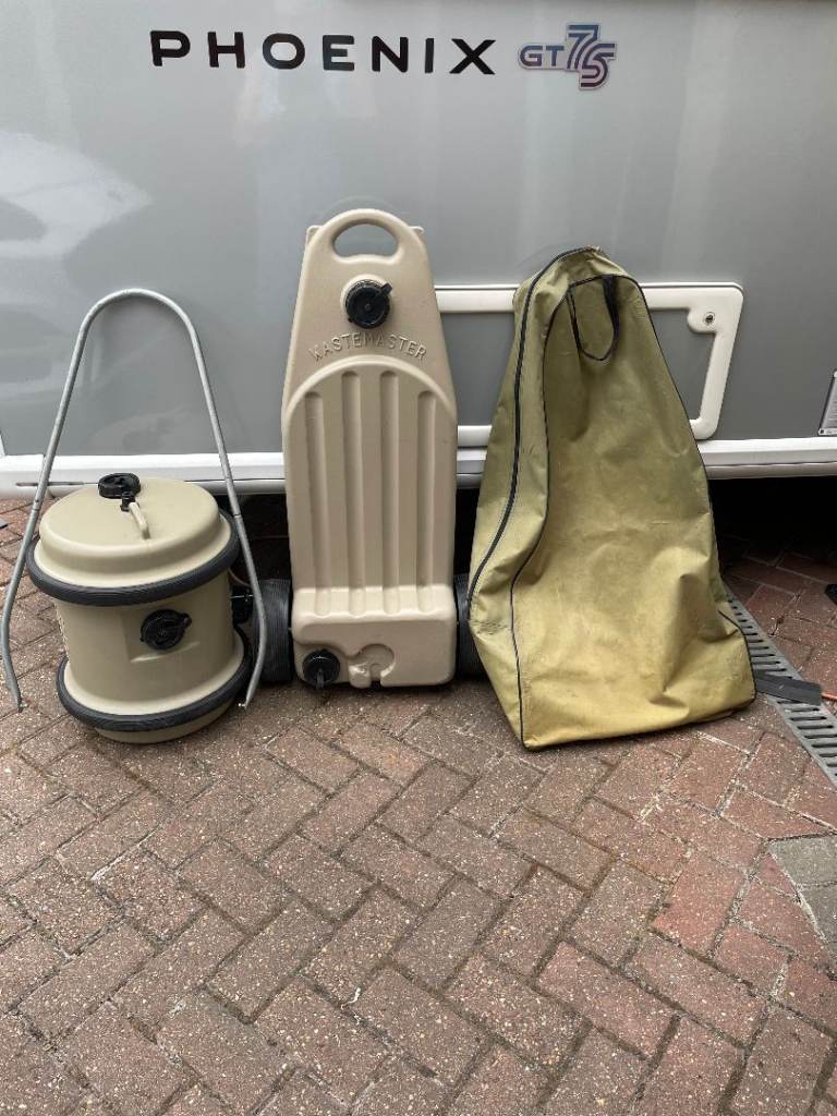 Aquaroll 40L with handle and Wastemaster with storage bag