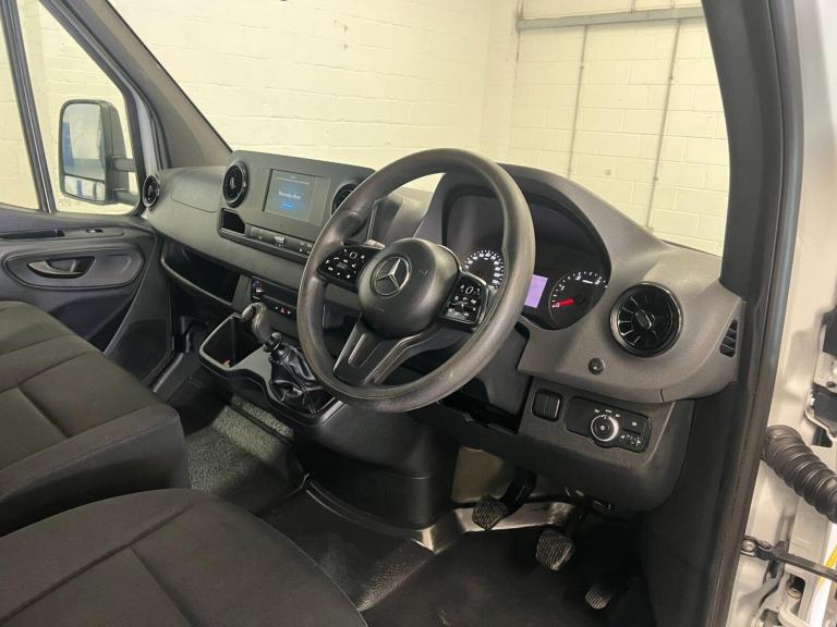 2021 Mercedes-Benz Sprinter 3.5t Progressive Crew Cab Tipper CHASSIS CAB DIESEL Manual