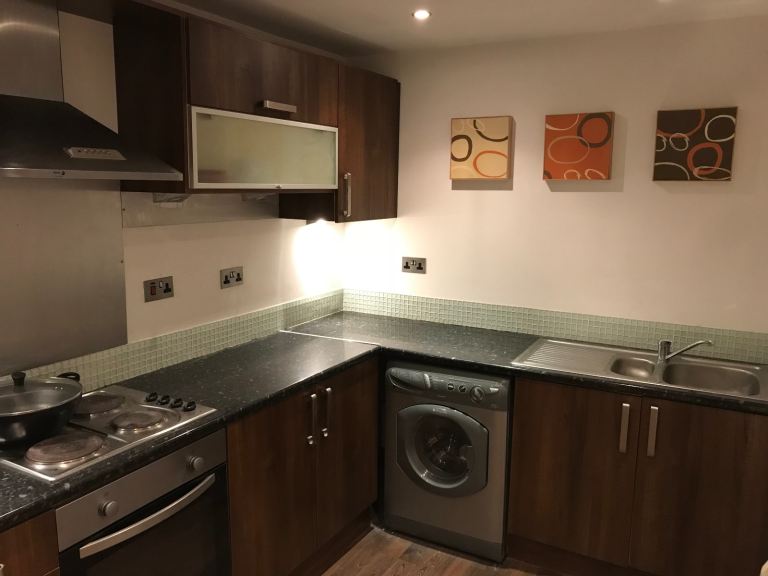 1 BED LUXURY APARTMENT NEXT TO DEWSBURY HOSPITAL **WITH PARKING**