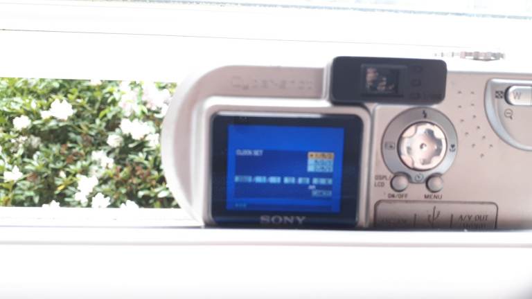 Sony Cyber-shot DSC-P9