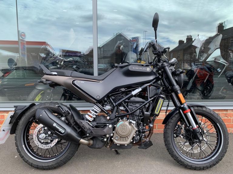 Husqvarna SVARTPILEN 125 - 75 REG 0 554 MILES