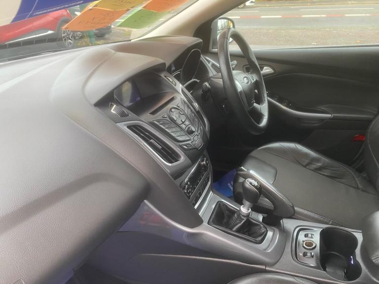 2011 Ford Focus 1.6T EcoBoost Titanium X Euro 5 (s/s) 5dr HATCHBACK Petrol Manual
