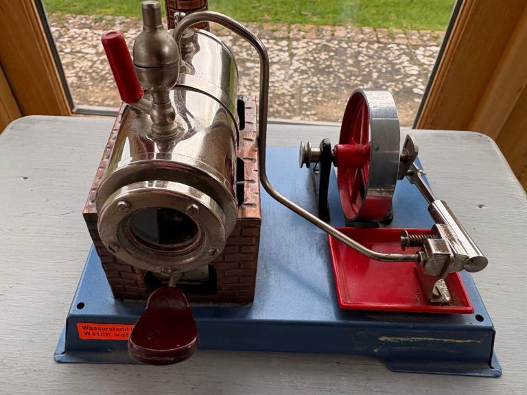 Wilesco D6 stationary engine
