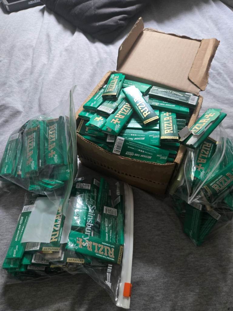 Rizla Medium Green Rolling Papers FREE