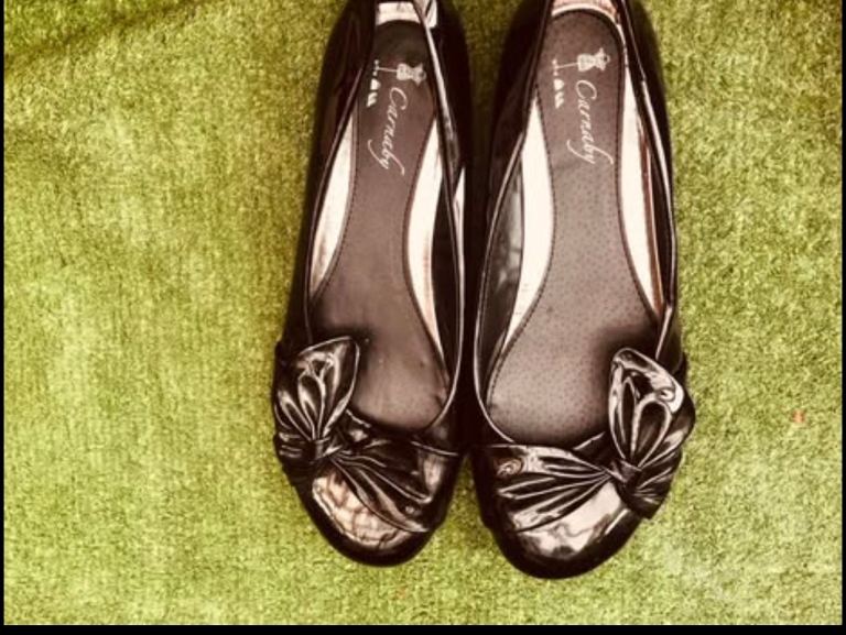 Carnaby patent leather ballet flats with bow detail