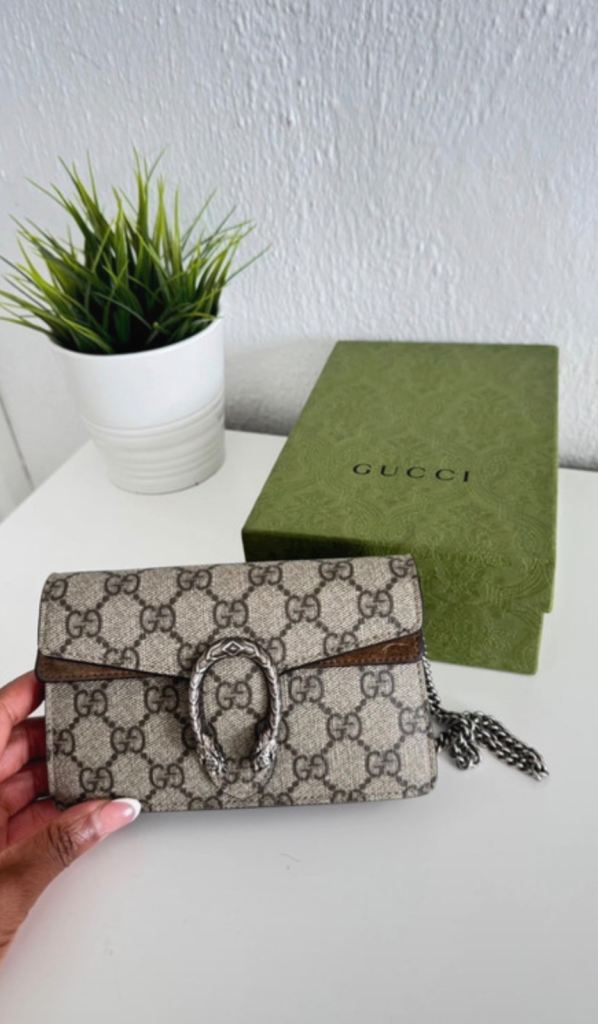 Women’s Gucci bag 