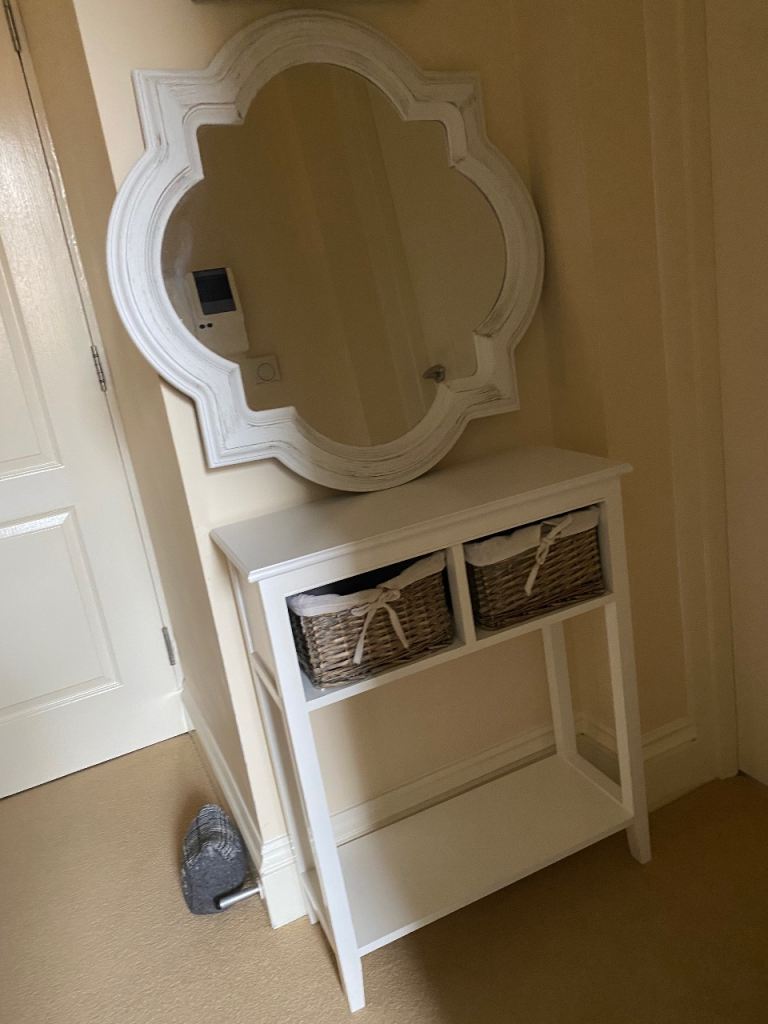 Side board with mirror 