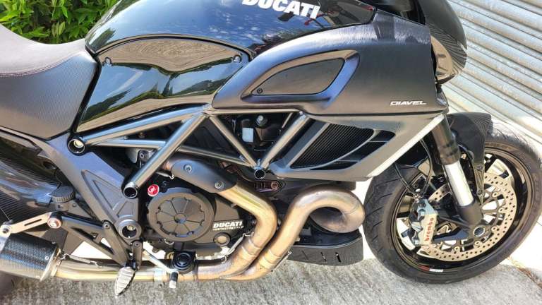 2011 11 DUCATI DIAVEL 1198 BLACK PERFORMANCE CRUISER NEW MOT 10k MILES MINT
