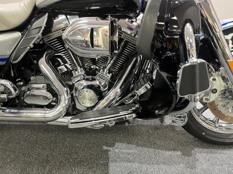 Harley-Davidson FLHTCUSE Electra Glide 1800, 2009