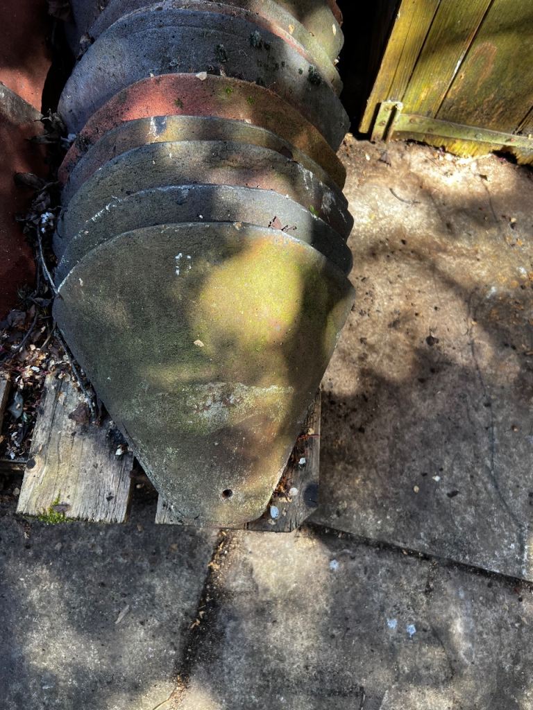 Free reclaimed traditional roof tiles