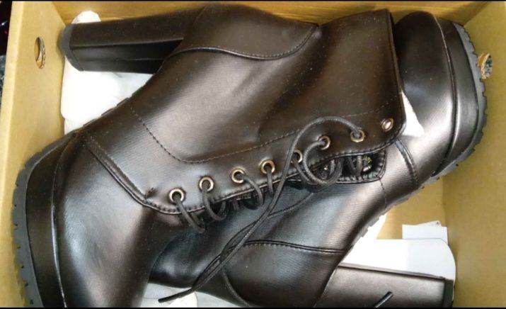LADIES BOOTS SIZE 6