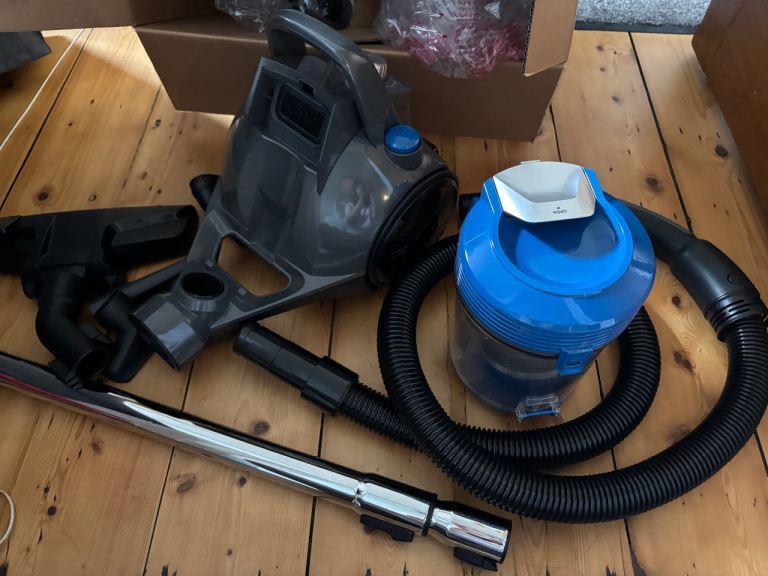 Amazon Basics Cylinder Vacuum Cleaner – As Good As New
