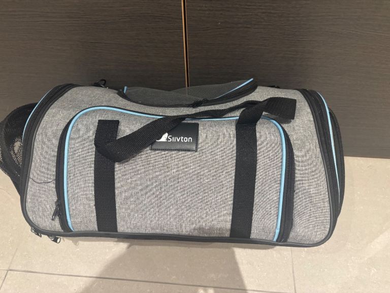 Cat/ Small dog travel bag with carpet, extendable,light weight, with belt