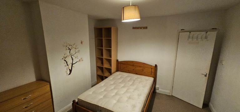 Room £500 month, available now in Marston Headington 