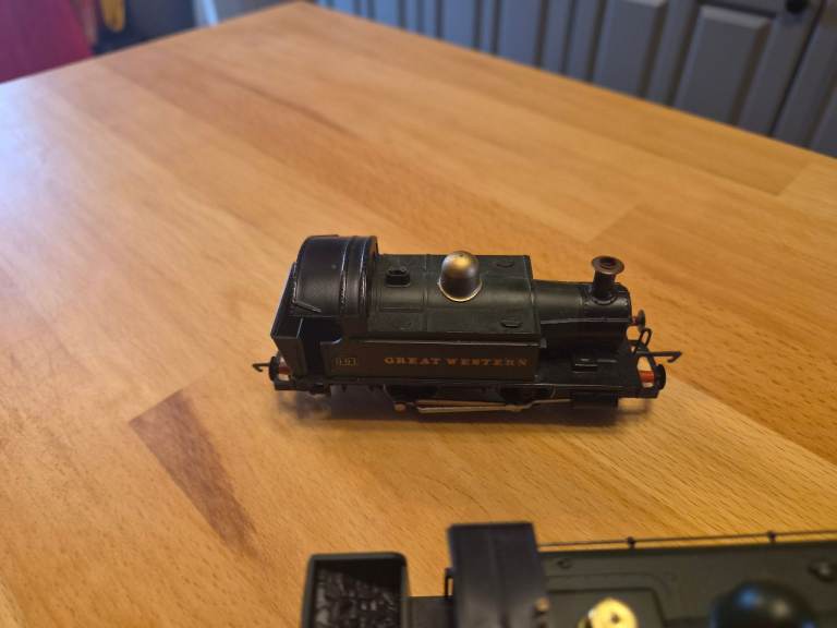 Hornby Airfix Mainline GWR Panier Loco Engines and Coaches