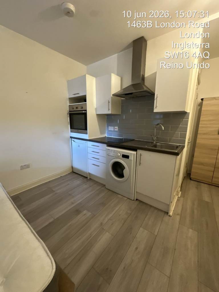 Studio Flat in Norbury 