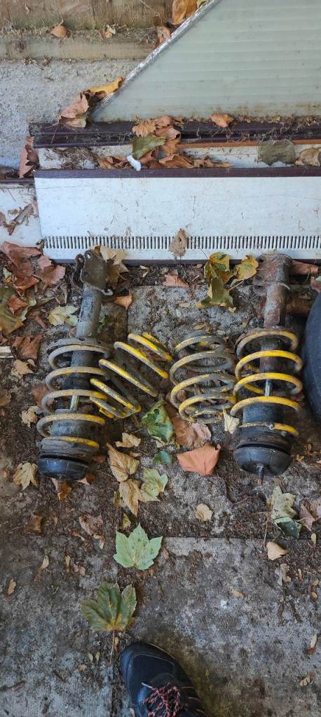 2006 vauxhall Corsa c yellow 40mm lowering springs   In good condition 