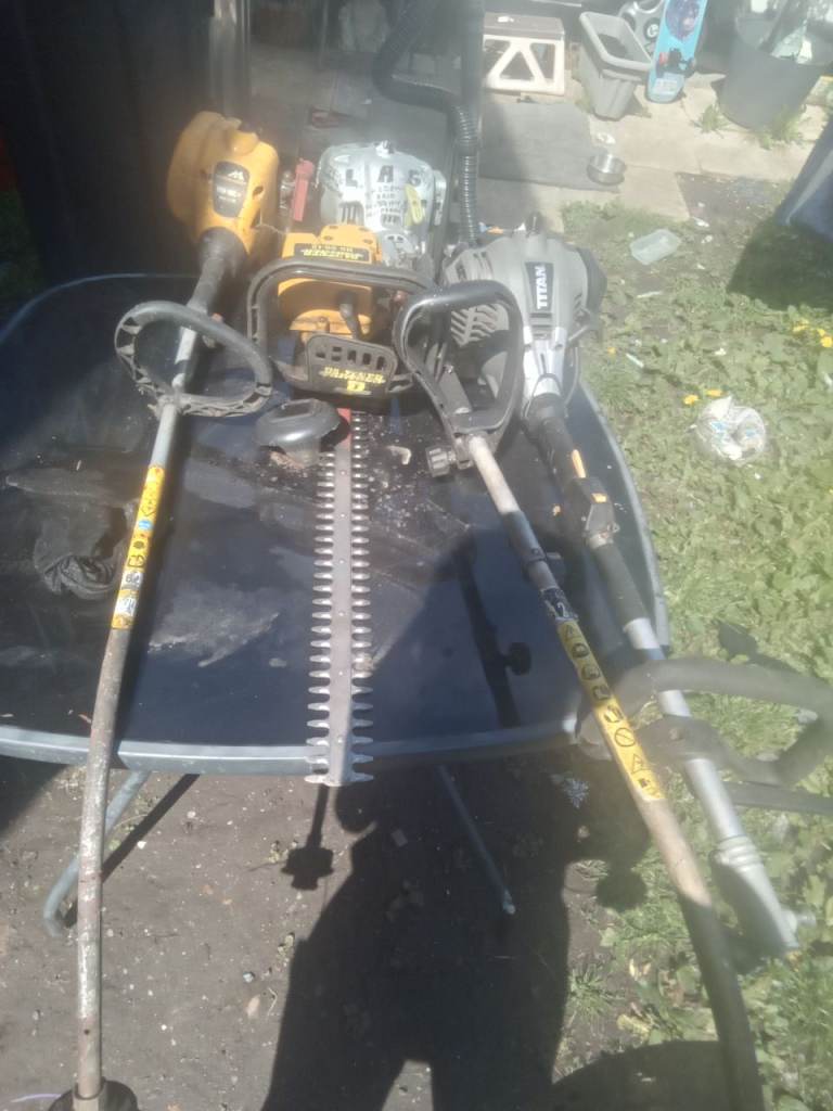 Assorted garden tools 