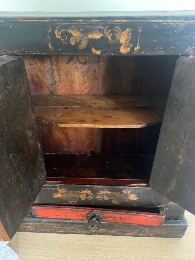 Vintage Chinese cabinet - 46cm high x 41cm wide by 17cm deep.