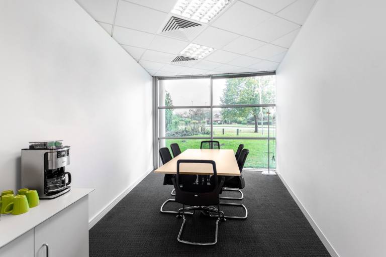 Chester - CH4 9QR \ Private Office with 4 Desks